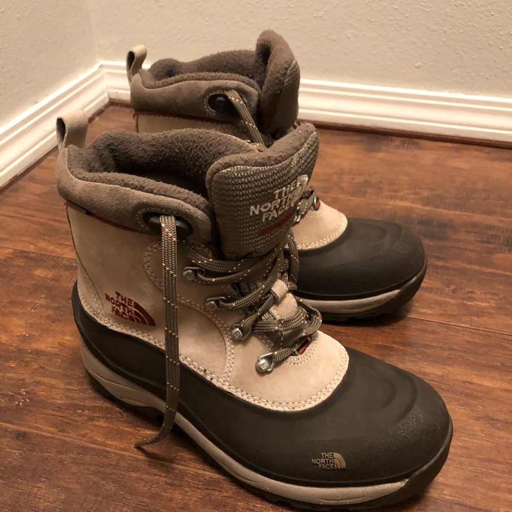 Women’s Northface Snow Boots - Size 8